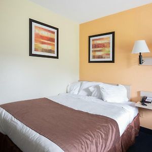 Days Inn By Wyndham New Philadelphia